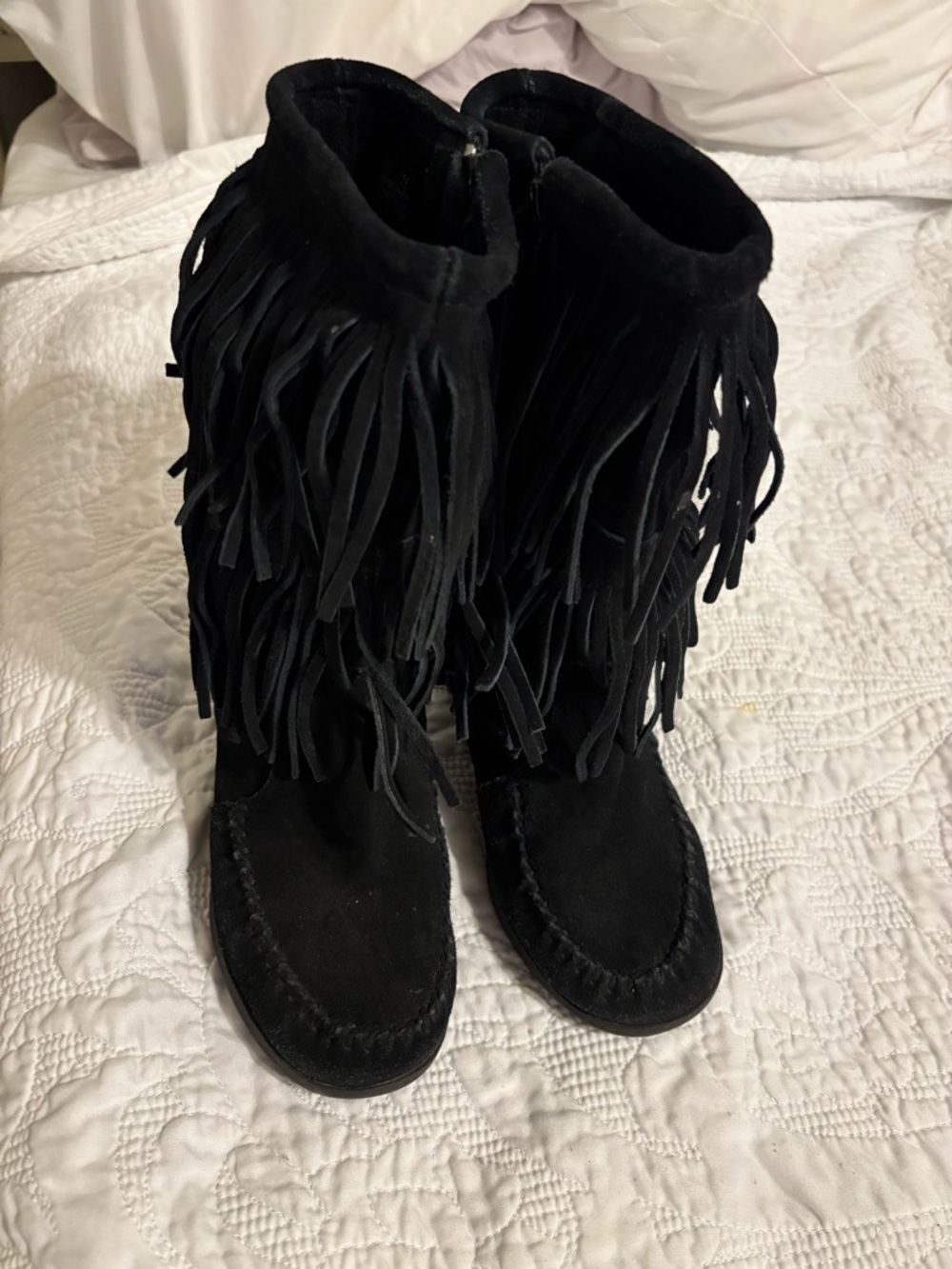 Minnetonka Black Fringe Suede Women's wedge Boots